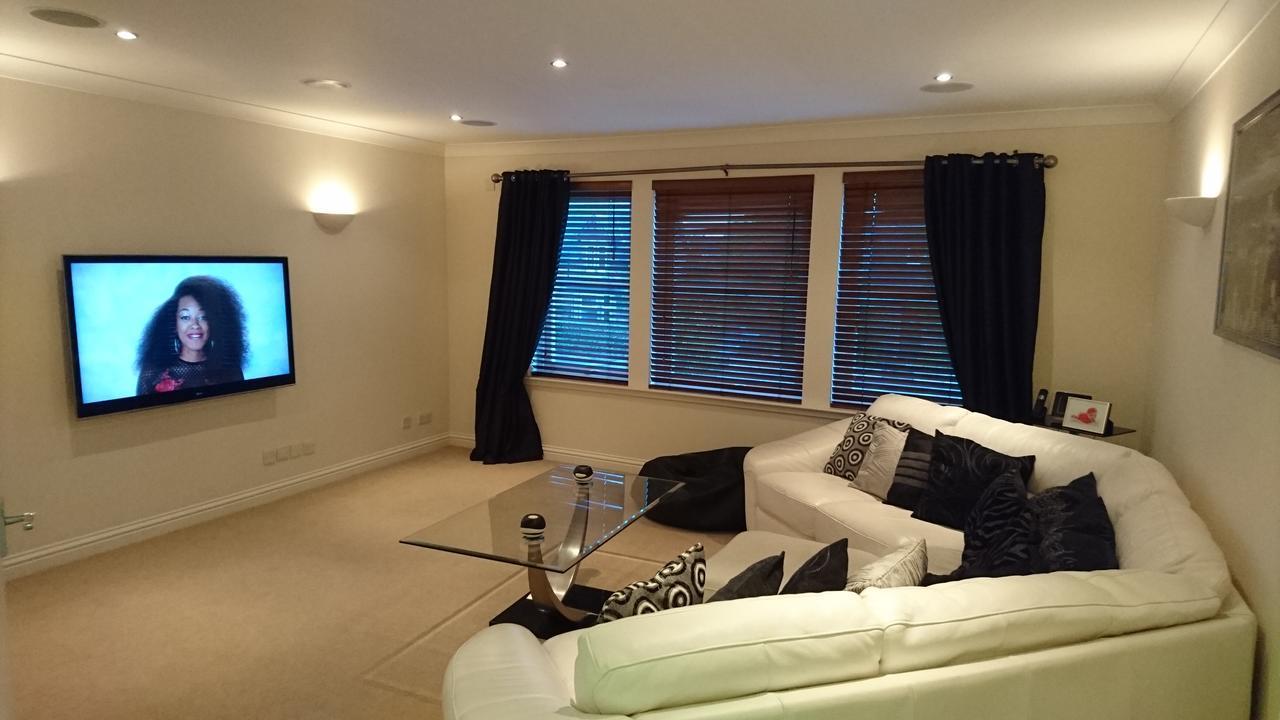 Crown Luxury Serviced Apartment Inverness Esterno foto