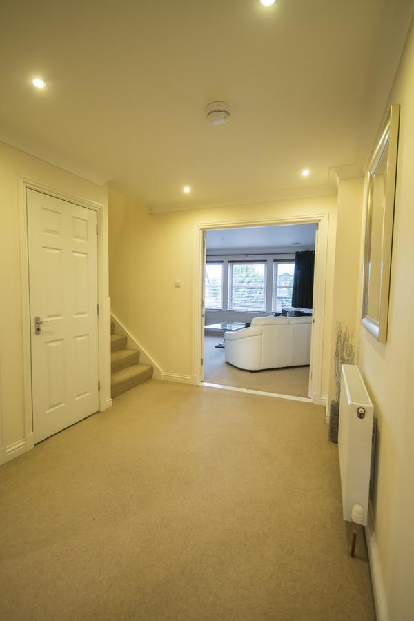 Crown Luxury Serviced Apartment Inverness Esterno foto
